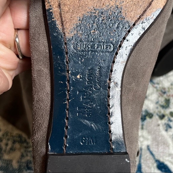 Maria Sharapova Cole Haan suede boots - Picture 7 of 8